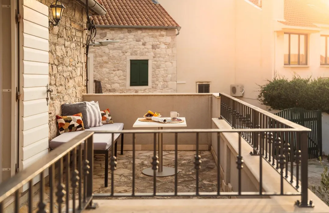 Hotel Osam - Adults Only-1