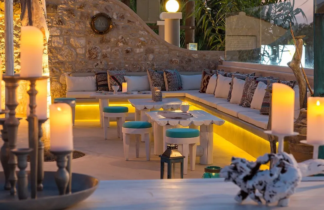White Pearls-Adults Only Luxury Suites-1