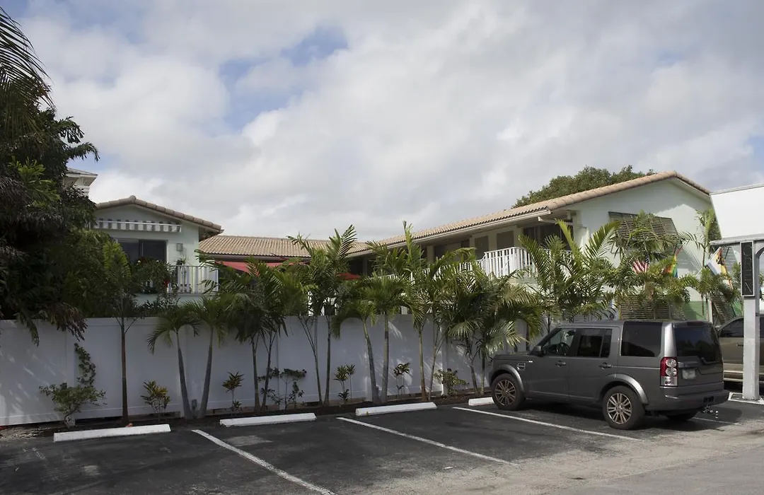 The Big Coconut Guesthouse - Gay Men'S Resort-1