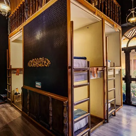 The Clock Hostel & Suites-3