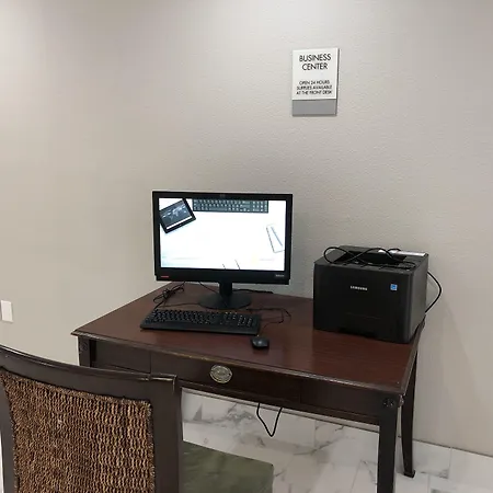 Clarion Inn & Suites Kissimmee-Lake Buena Vista South-2
