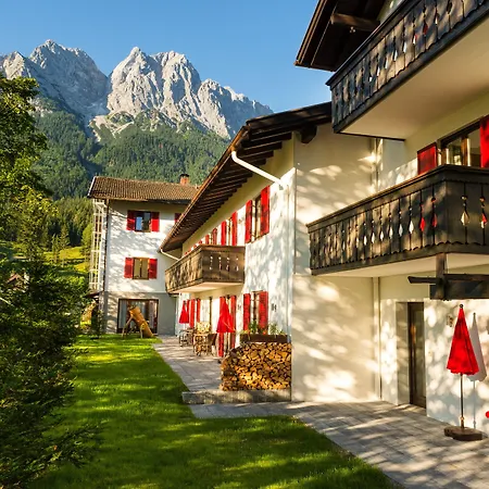 Bayern Resort Hotel - Adults only - mit Zugspitzblick - Eibsee-Nähe - Wellnessbereich - Naturpool im Sommer-2