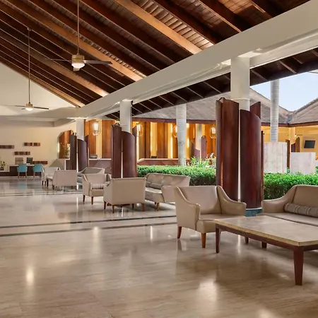 Grand Palladium Palace Resort Spa & Casino-3