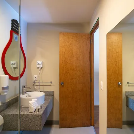 Mayan Monkey Cancun - Social Hostel (Adults Only)-3