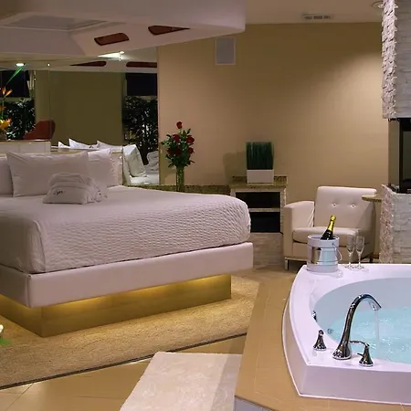 Sybaris Pool Suites Frankfort - Adults Only-3