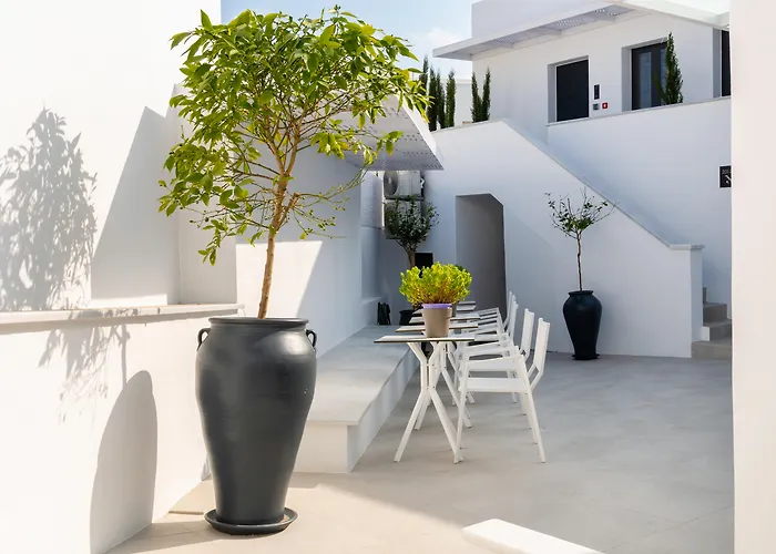 Central Boutique Hotel By Naoussa Hills