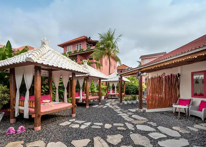 Pinkcoco Uluwatu - Constant Surprises & For Cool Adults Only Hotel